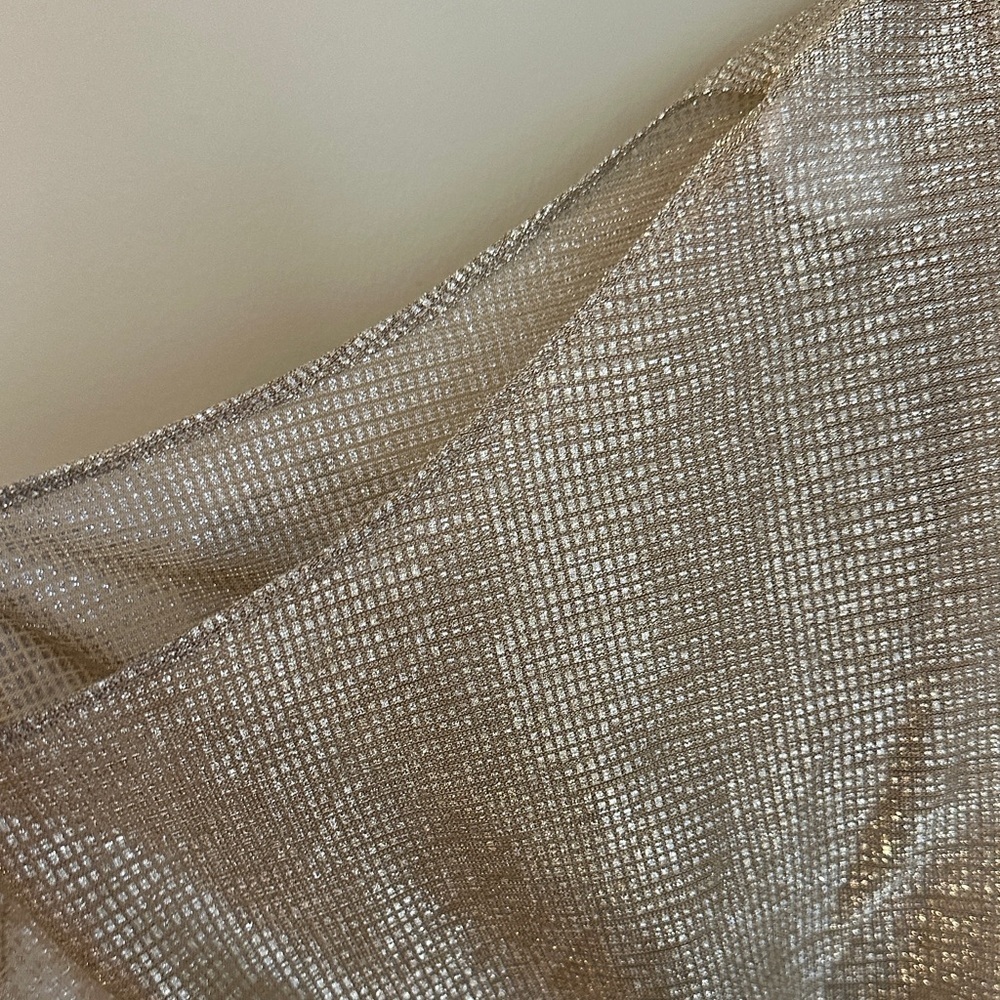 Elegant Gold Women's Dress - European imported - Picture 4 of 7